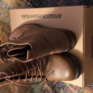 New Ankle high 🥾 Boot sz. 8.5 Brown lace up front/side zipper